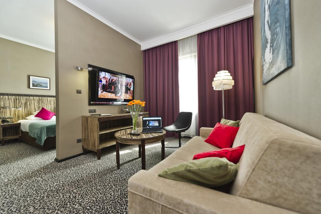 Hotel Fado Spa & Restaurant Świdnica Exteriér fotografie
