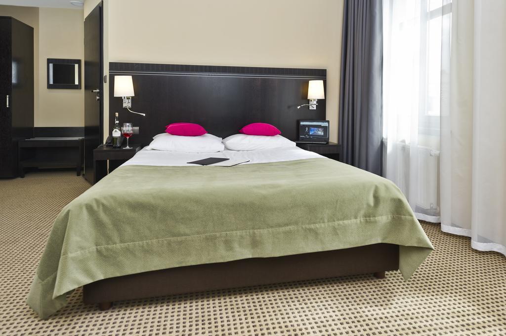 Hotel Fado Spa & Restaurant Świdnica Exteriér fotografie